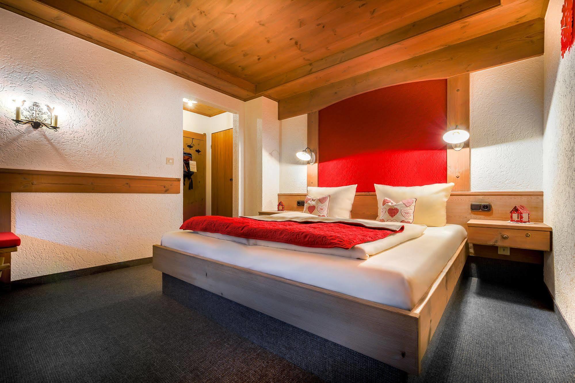 Dreimaederlhaus - Das Vegetarische Boutique Hotel Фюссен Экстерьер фото